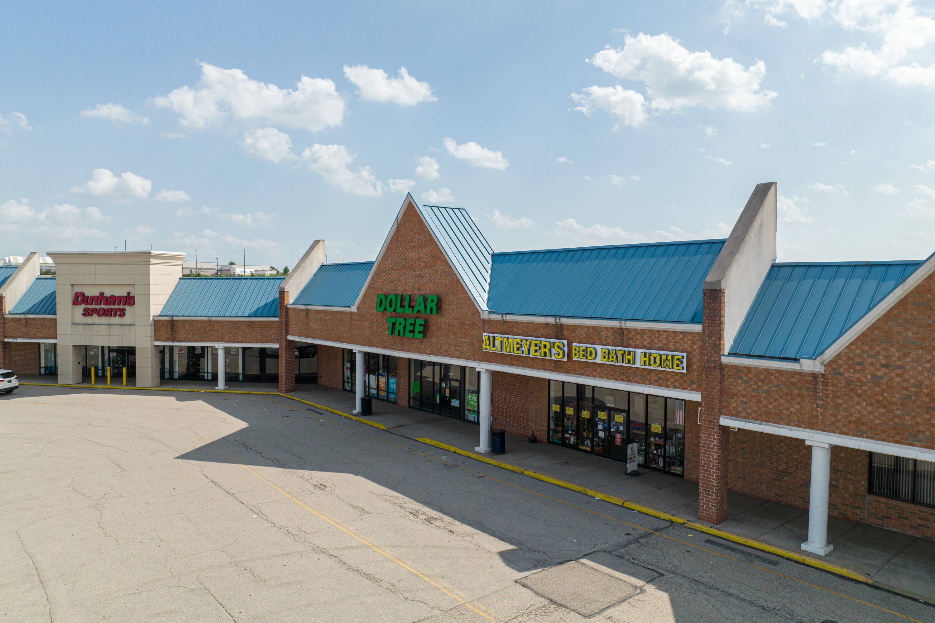 1025 Mountain View Dr, West Mifflin, PA 15122