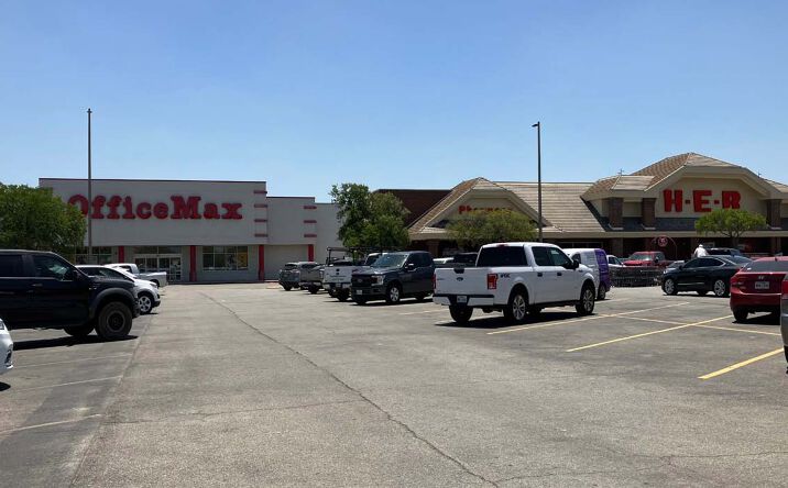 Pictures of Retail, Office property located at 305 Sidney Baker St S, Kerrville, TX 78028 for lease - image #1