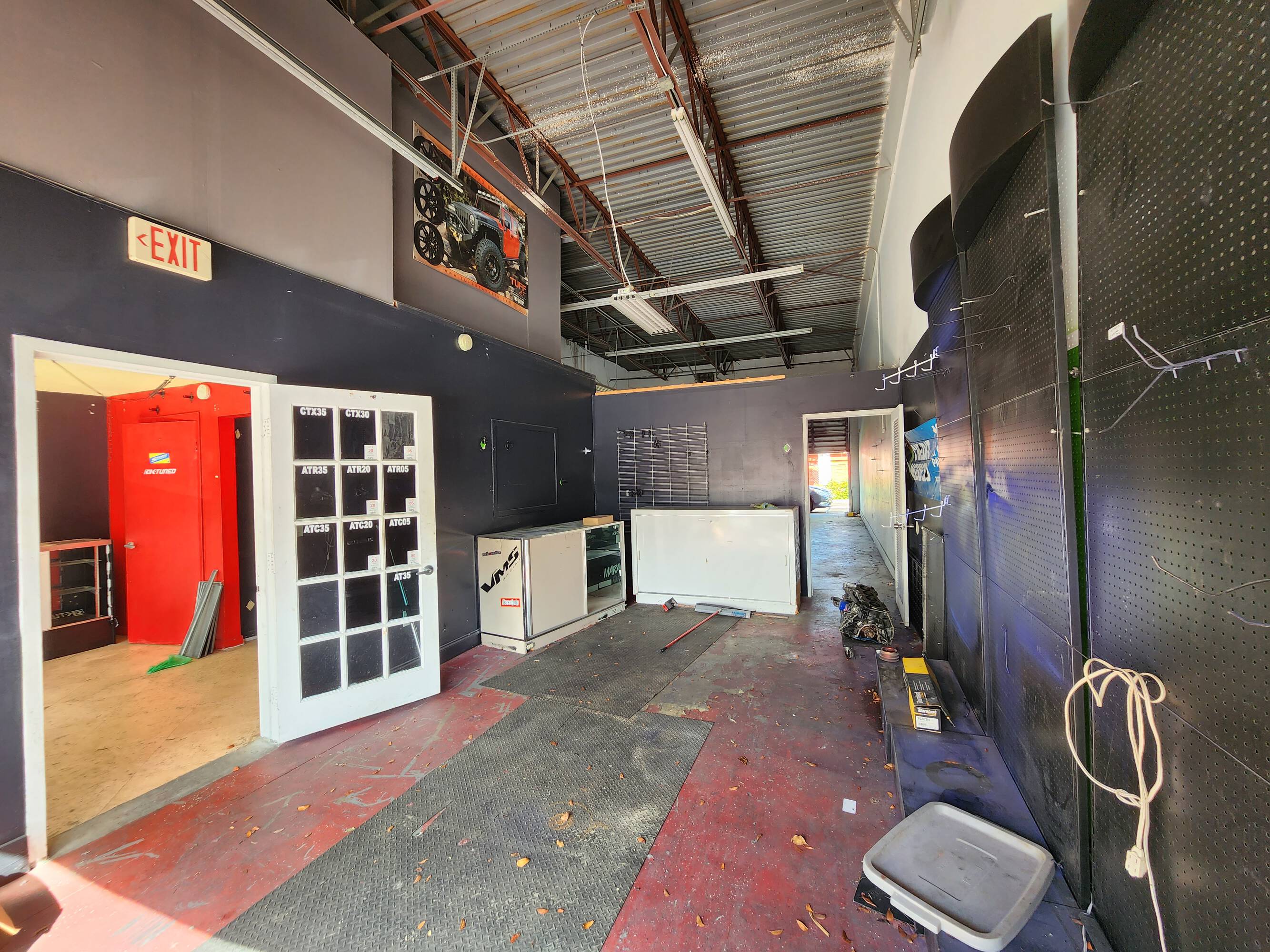 2775 Dixie Hwy, Wilton Manors, FL 33334