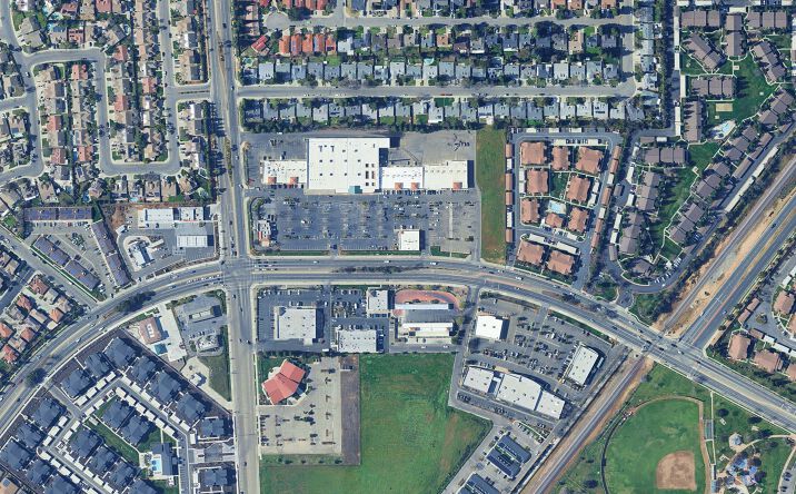 Pictures of Retail property located at 6370 N Figarden Dr, Fresno, CA 93722 for lease - image #1