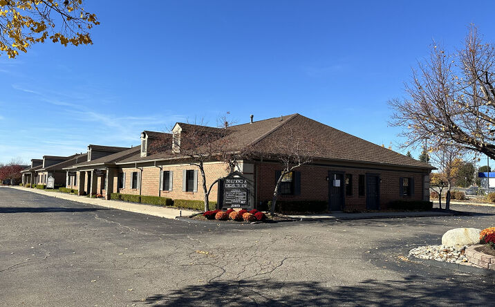 Pictures of Office property located at 23975-24015 Novi Road, Novi, MI 48375 for lease - image #1