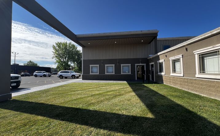 Pictures of Office property located at 725 Erie Blvd W, Syracuse, NY 13204 for lease - image #1