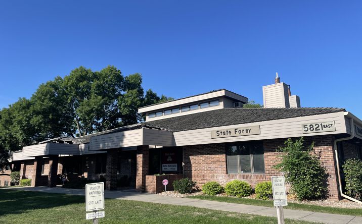 Pictures of Office property located at 5821 Cedar Lk Rd S, St Louis Park, MN 55416 for lease - image #1