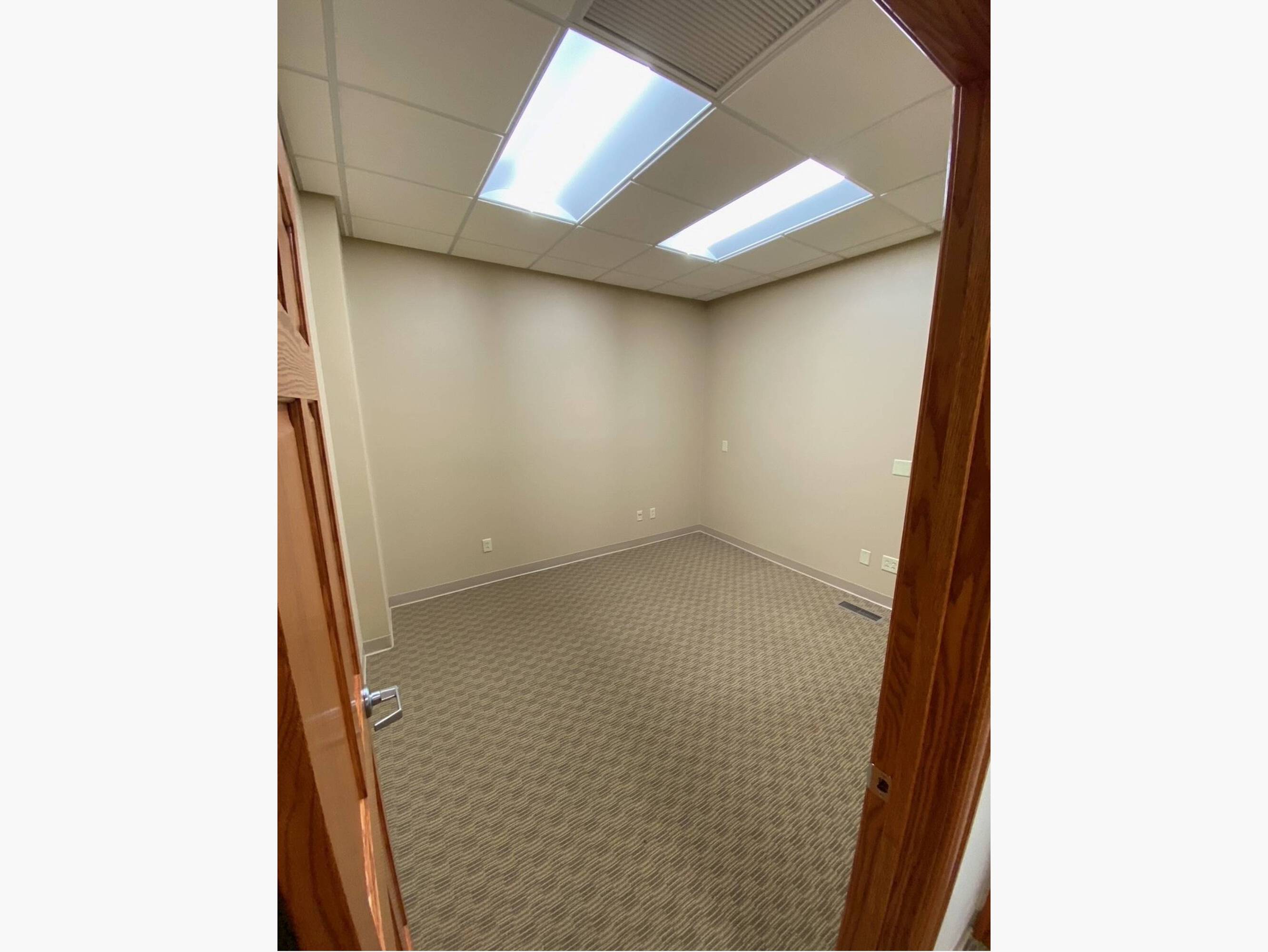 1922 S Washburn St, Oshkosh, WI 54904