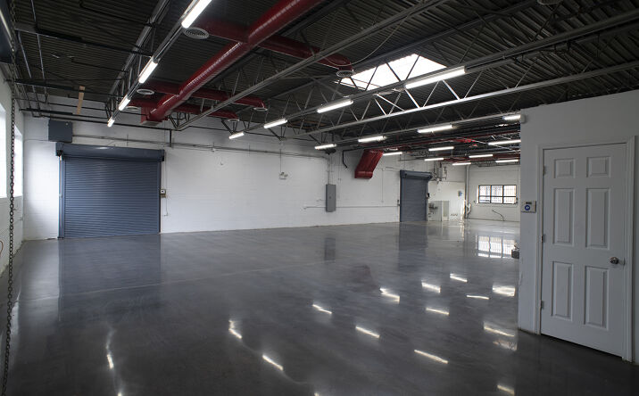Pictures of Retail, Office, Industrial property located at 3300 N Knox Ave, Chicago, IL 60641 for lease - image #1