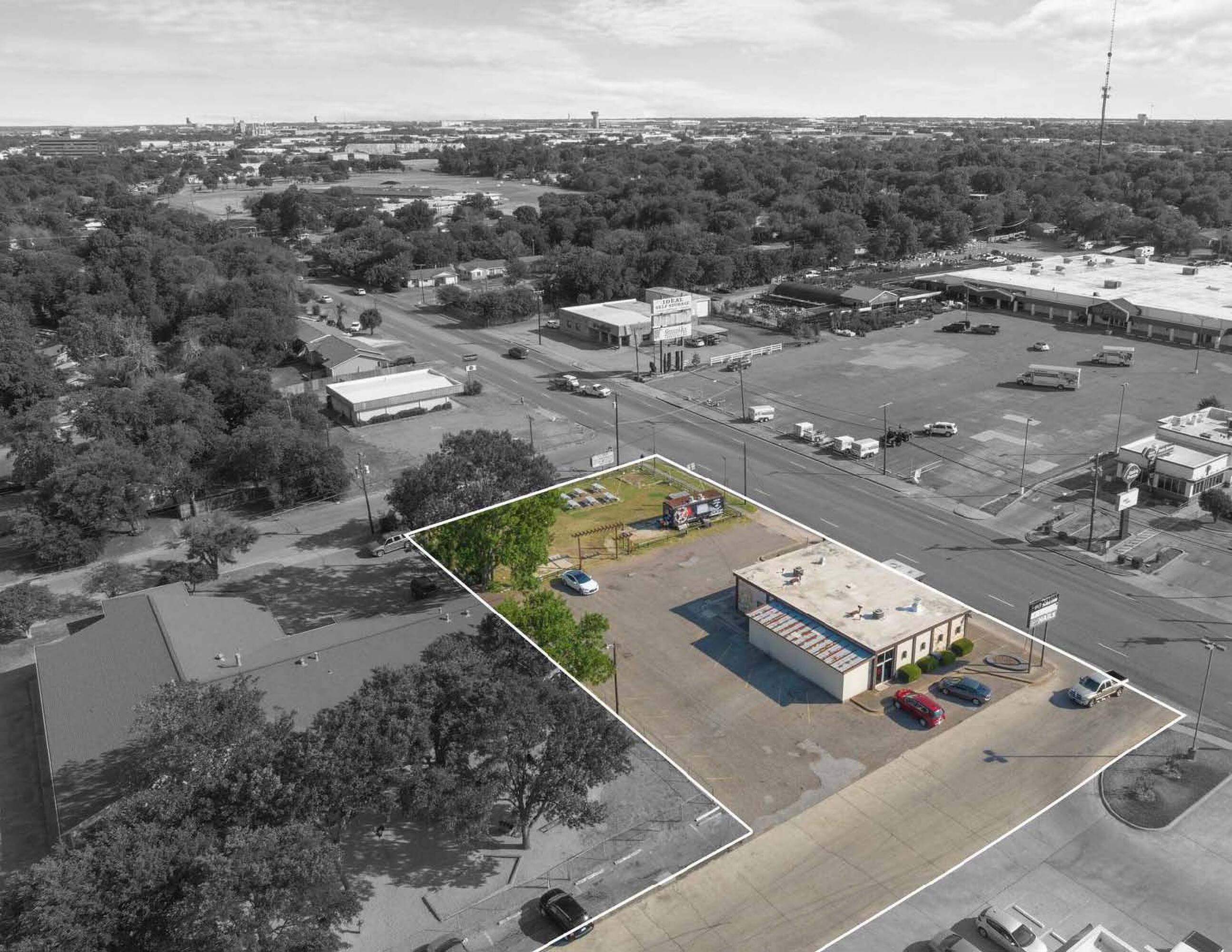 1415 N New Rd, Waco, TX 76710