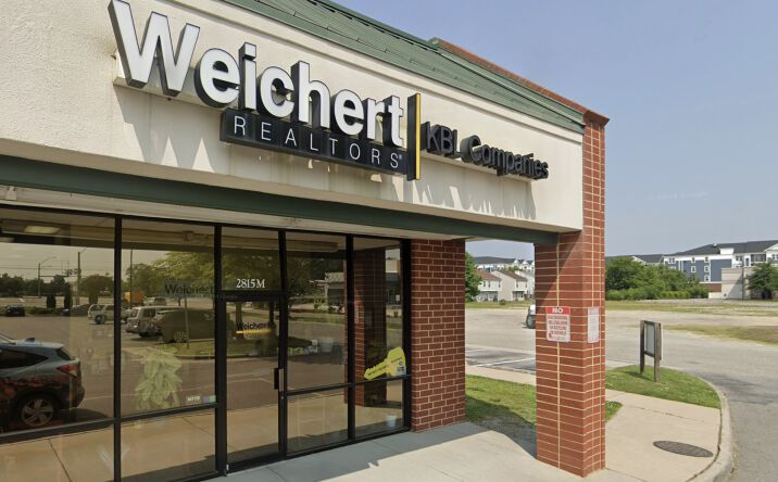 Pictures of Retail property located at 2815 Godwin Blvd, Suffolk, VA 23434 for lease - image #1