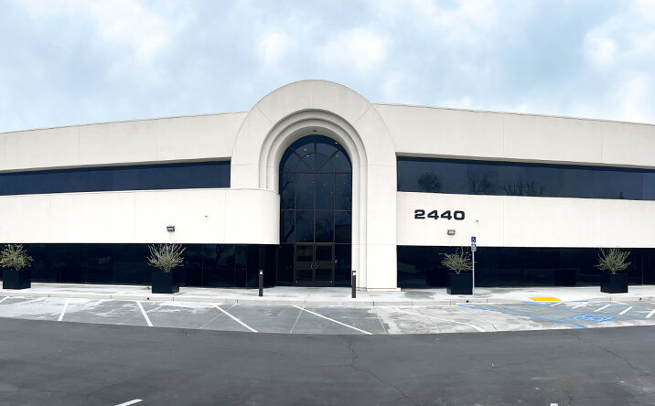Pictures of Office property located at 2440 W Shaw Ave, Fresno, CA 93711 for lease - image #1