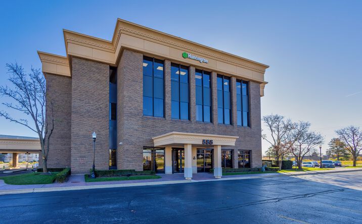 Pictures of Office property located at 555 E Butterfield Rd, Lombard, IL 60148 for lease - image #1