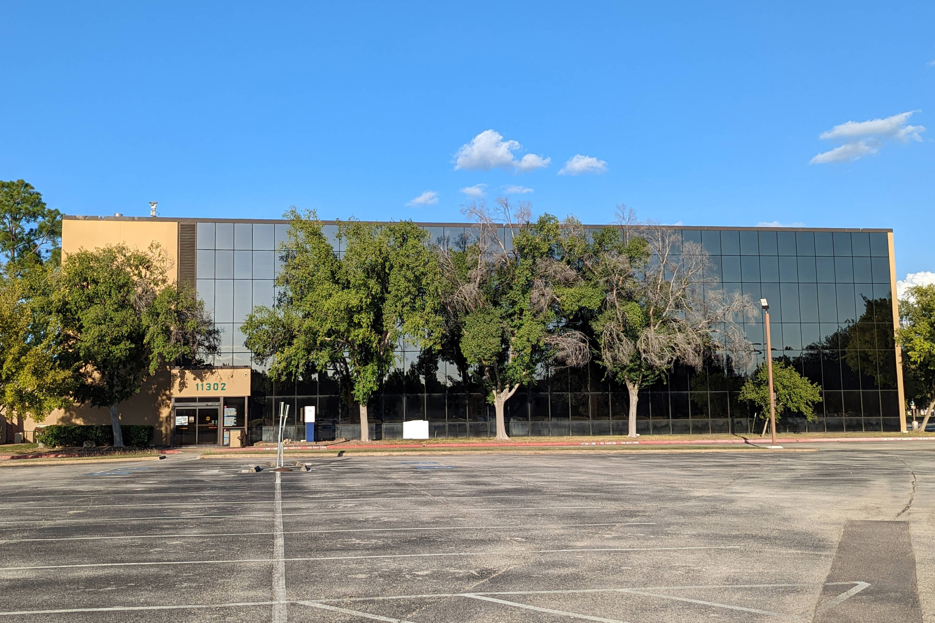 11302 Fallbrook Dr, Houston, TX 77065