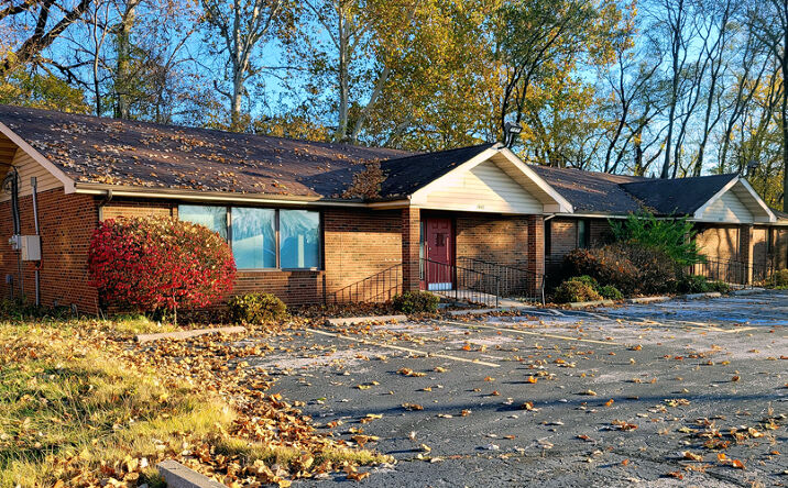 Pictures of Office property located at 4041 Mississippi Ave, Sauget, IL 62206 for lease - image #1