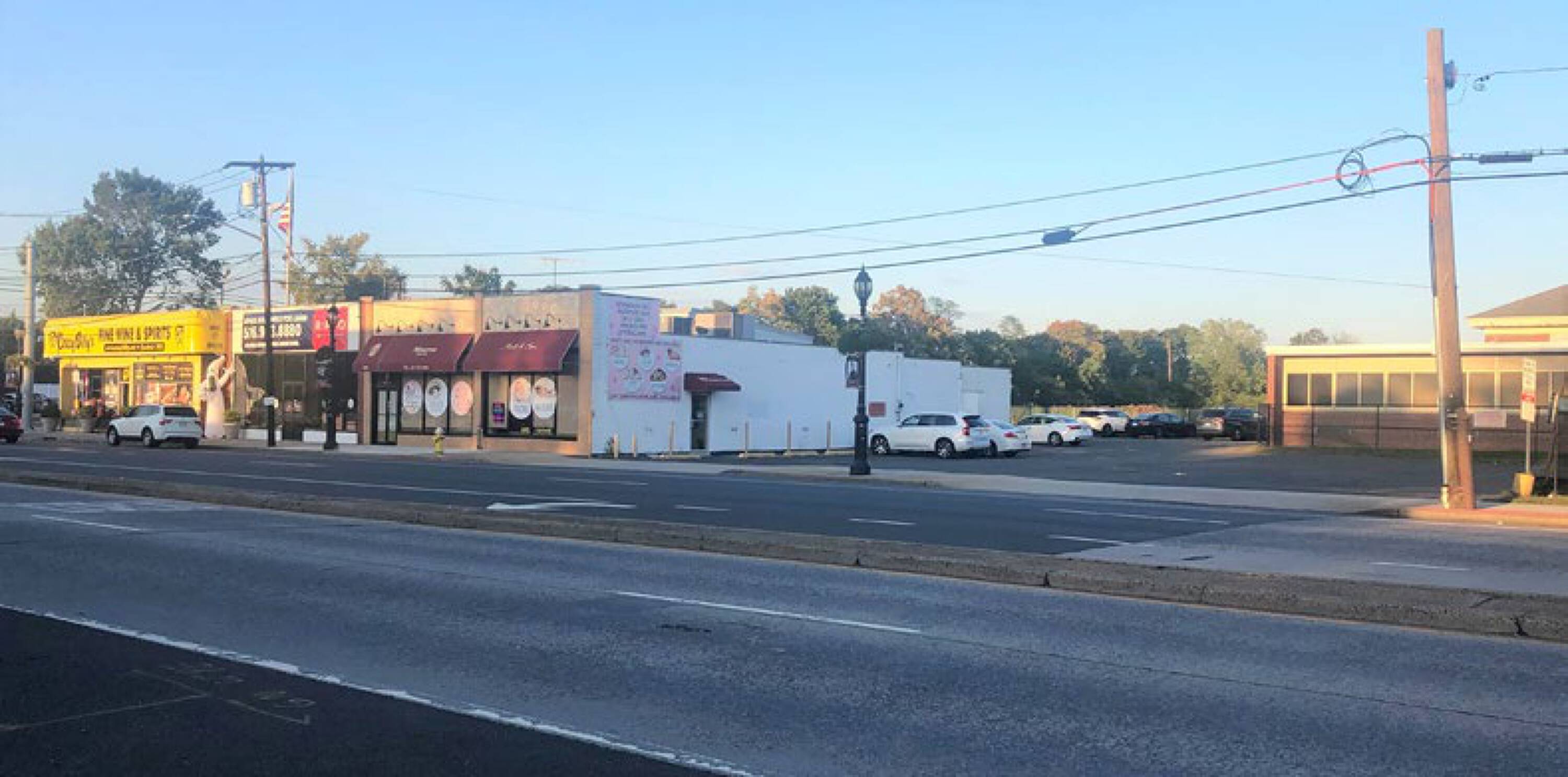 1883 Deer Pk Ave, Deer Park, NY 11729