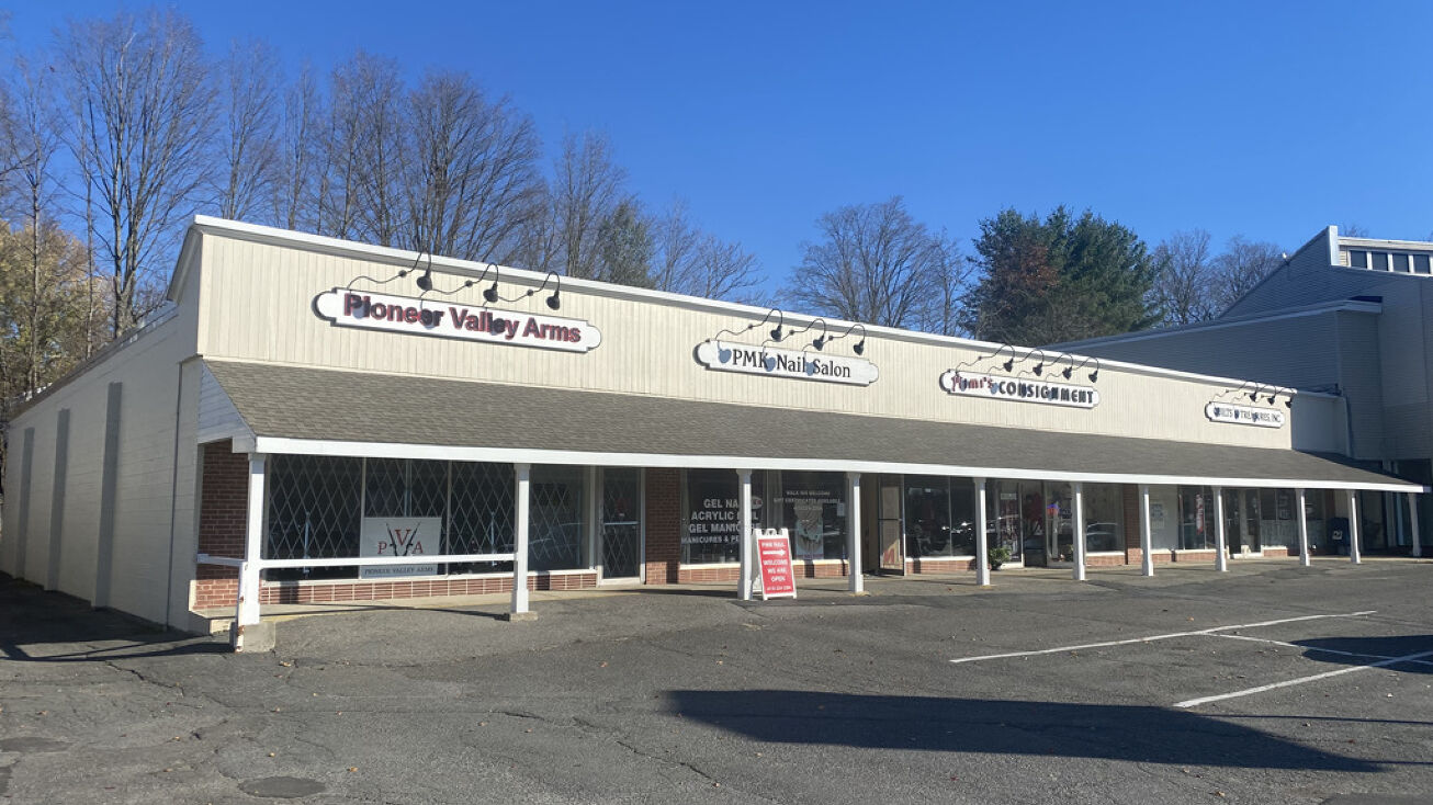 Pictures of Retail property located at 56-58 Shaker Rd, East Longmeadow ...