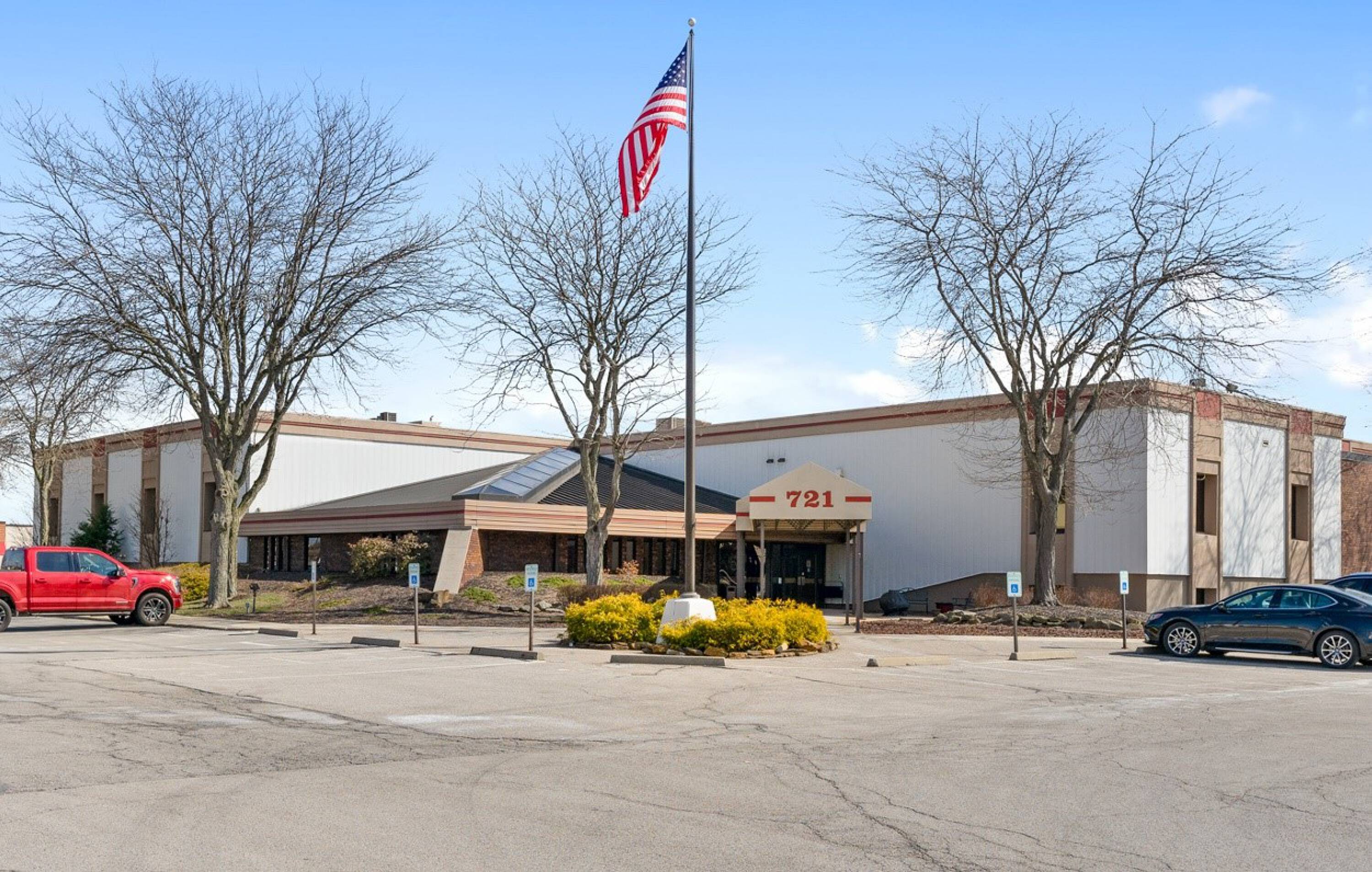 721 Boardman Poland Rd, Youngstown, OH 44512