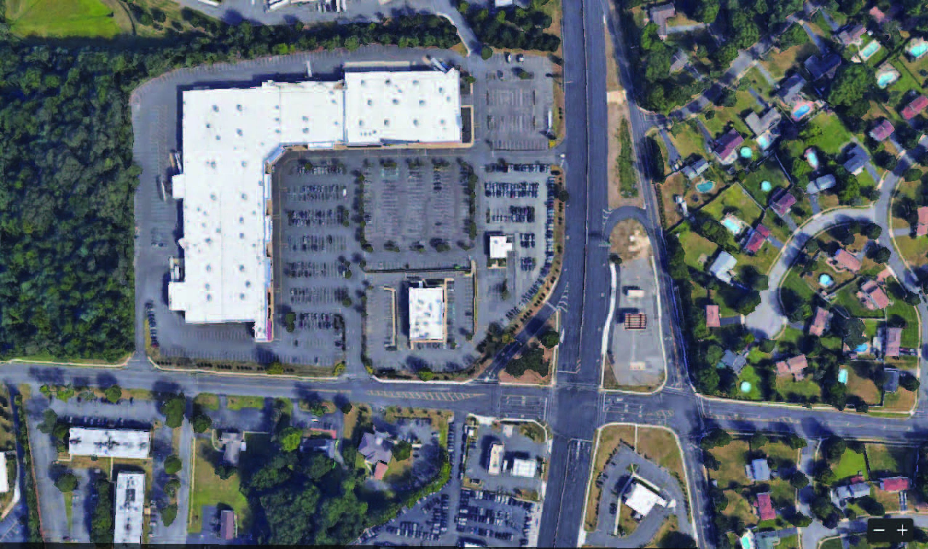 Manalapan Commons, 15 Route 9, Manalapan Township, NJ 07726