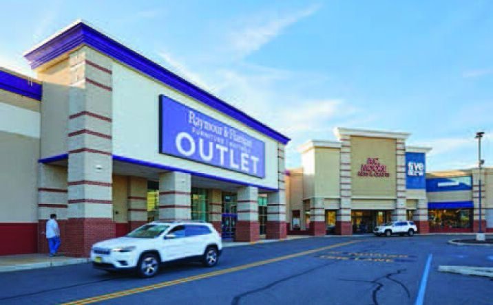 Pictures of Retail property located at Manalapan Commons, 15 Route 9, Manalapan Township, NJ 07726 for lease - image #1