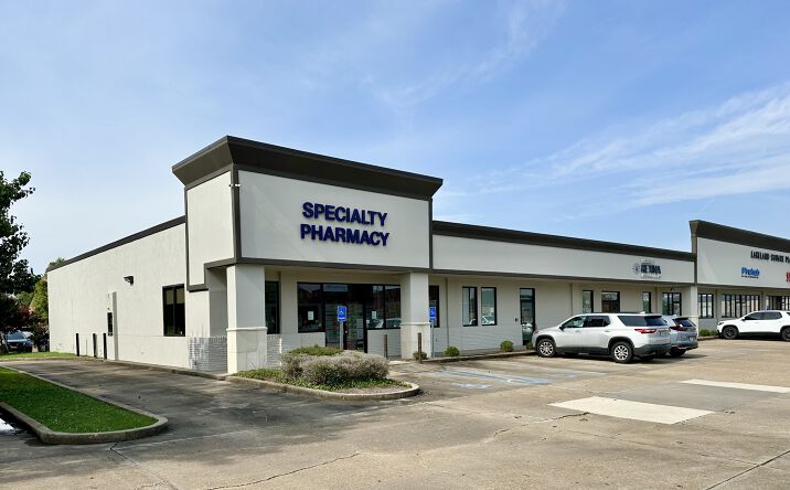 Pictures of Retail, Office property located at 1000 Lakeland Square, Flowood, MS 39232 for lease - image #1
