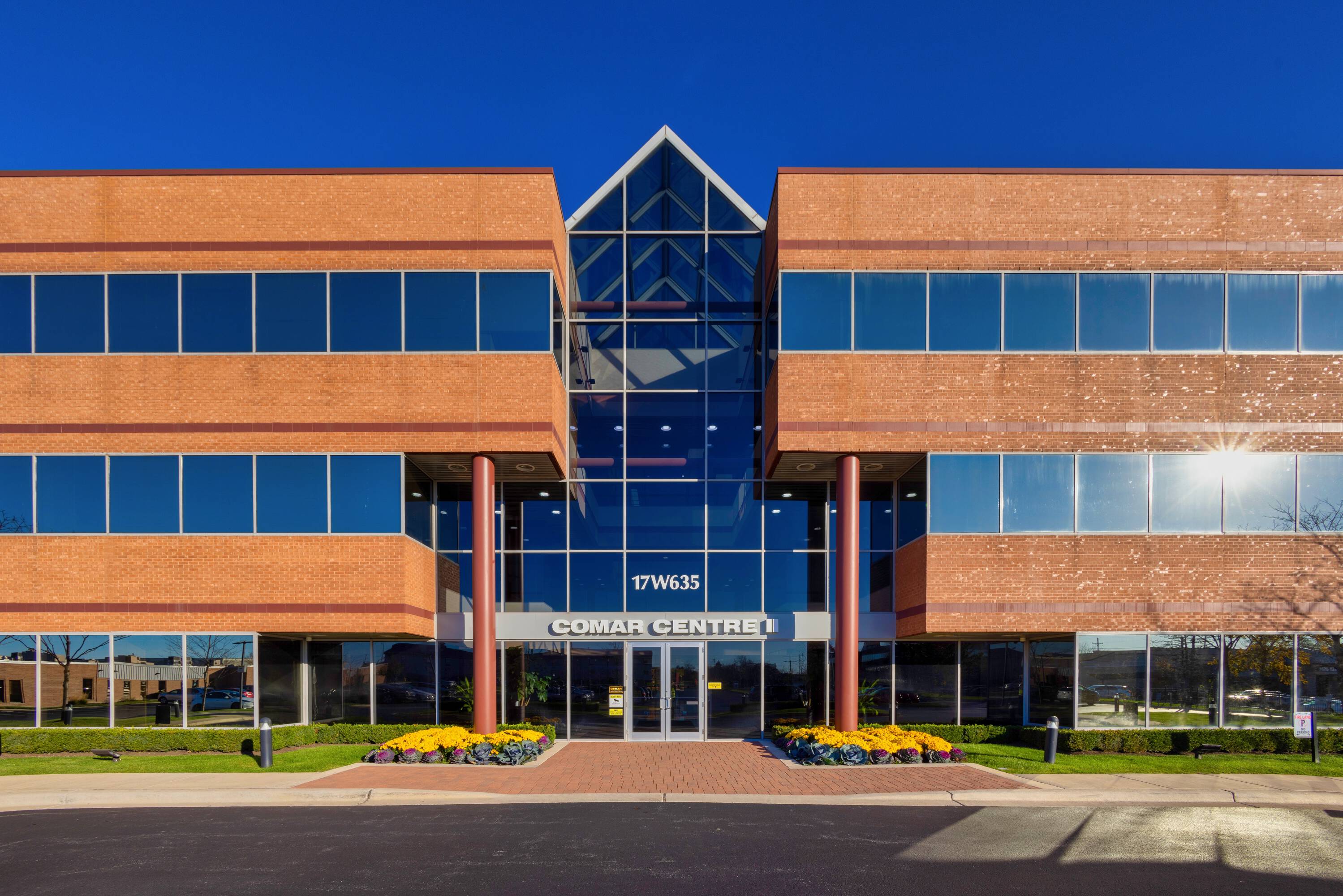 635 Butterfield Rd, Oakbrook Terrace, IL 60181