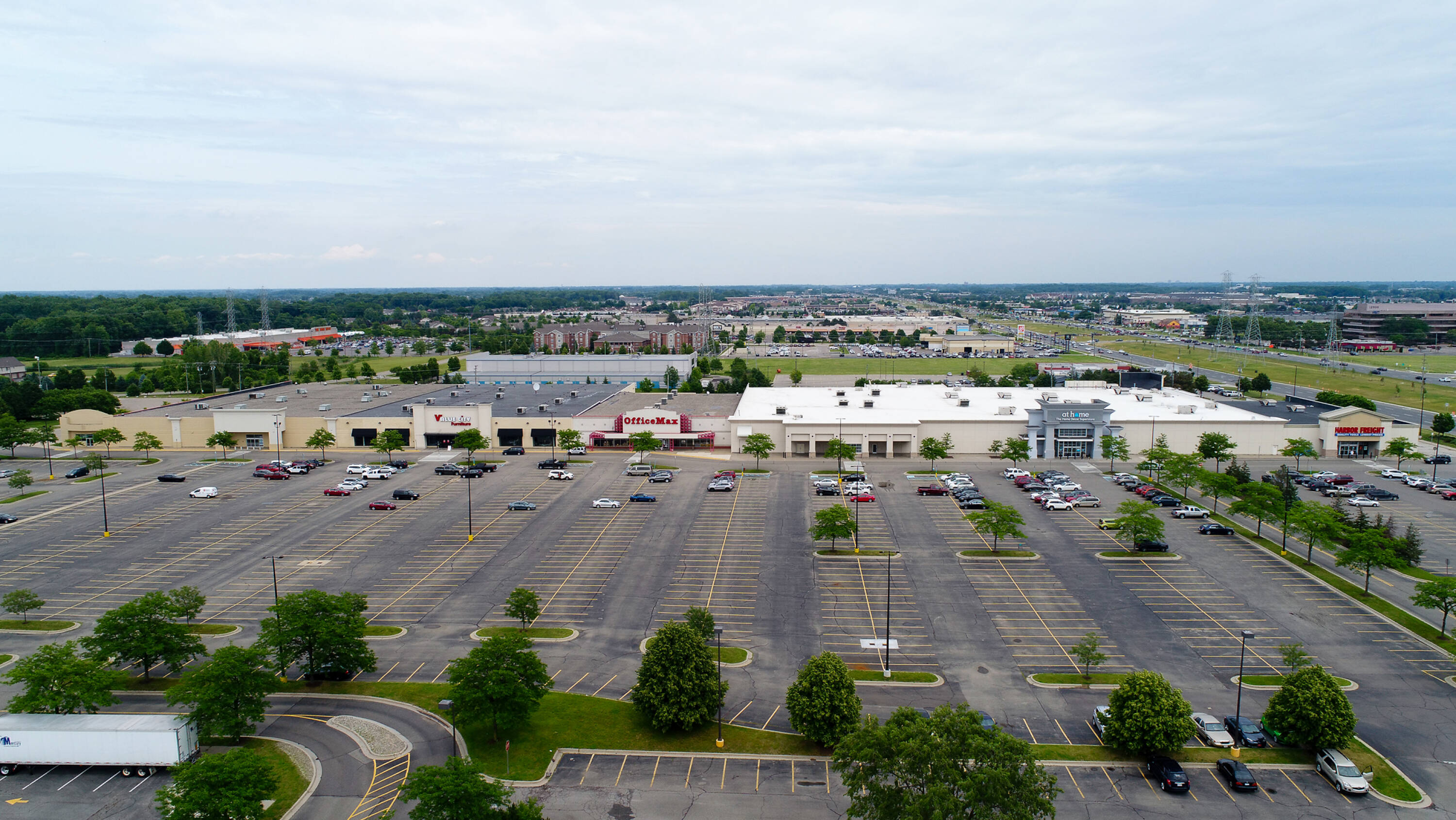 45160 Utica Park Blvd, Utica, MI 48315