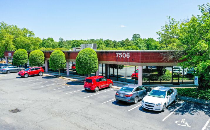 Pictures of Office property located at 7506 E Independence Blvd, Charlotte, NC 28227 for lease - image #1