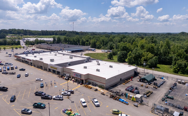 Pictures of Retail property located at 676 W Church St, Lexington, TN 38351 for lease - image #1