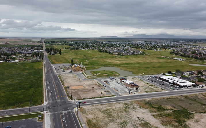 Pictures of Retail, Office, Land property located at 3050 W 1700 S, Syracuse, UT 84075 for lease - image #1