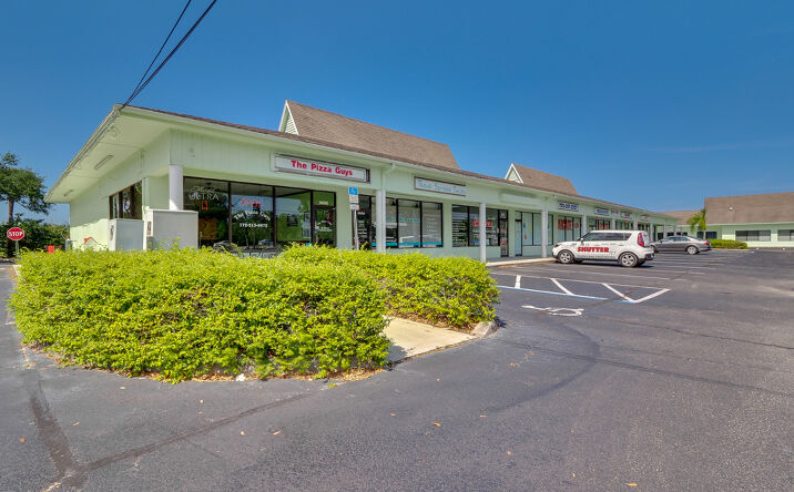 Pictures of Retail property located at 6600 20th St, Vero Beach, FL 32966 for lease - image #1