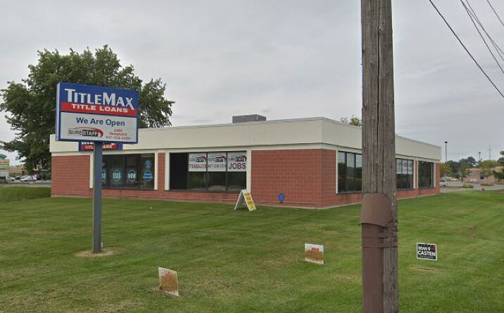 Pictures of Retail property located at 545 Dundee Ave, East Dundee, IL 60118 for lease - image #1