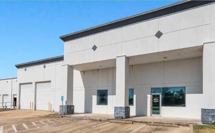 Pictures of Office, Industrial property located at 5400 W Sam Houston Pkwy N, Houston, TX 77041 for lease - image #1