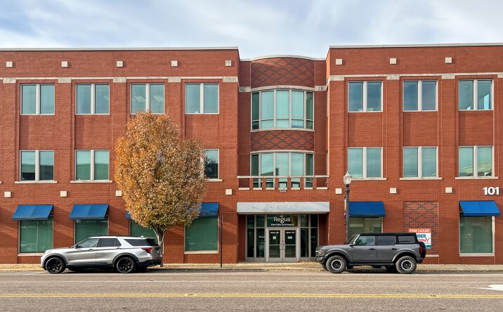 Pictures of Office property located at 101 W Vandalia St, Suite 125, Edwardsville, IL 62025 for lease - image #1