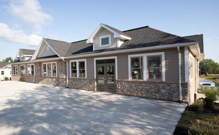 Pictures of Retail, Office, Restaurant property located at 790 Center St, Lewiston, NY 14092 for lease - image #1