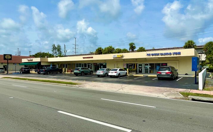 Pictures of Retail, Restaurant property located at 451 S Dixie Hwy, Coral Gables, FL 33146 for lease - image #1