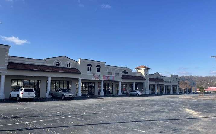 Pictures of Retail, Office property located at 100 Linden Square Dr, Bristol, VA 24202 for lease - image #1