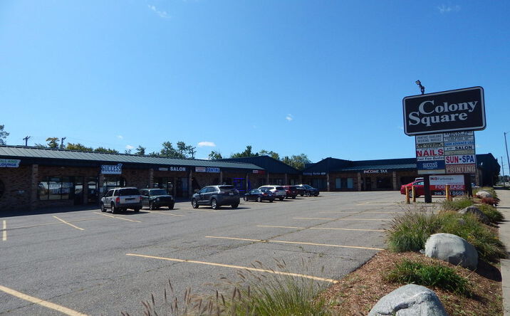 Pictures of Retail property located at 931-981 W. Huron St, Waterford Township, MI 48328 for lease - image #1