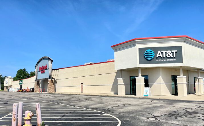 Pictures of Retail property located at 1658 Lansing Rd, Charlotte, MI 48813 for lease - image #1