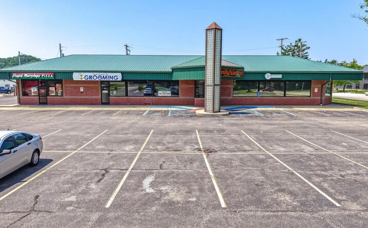Pictures of Retail property located at 805 S Beacon Blvd, Grand Haven, MI 49417 for lease - image #1