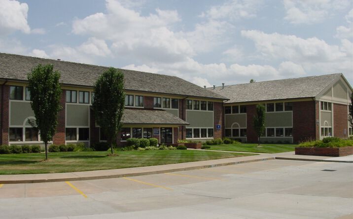 Pictures of Office property located at 2942 SW Wanamaker Dr, Topeka, KS 66614 for sales - image #1