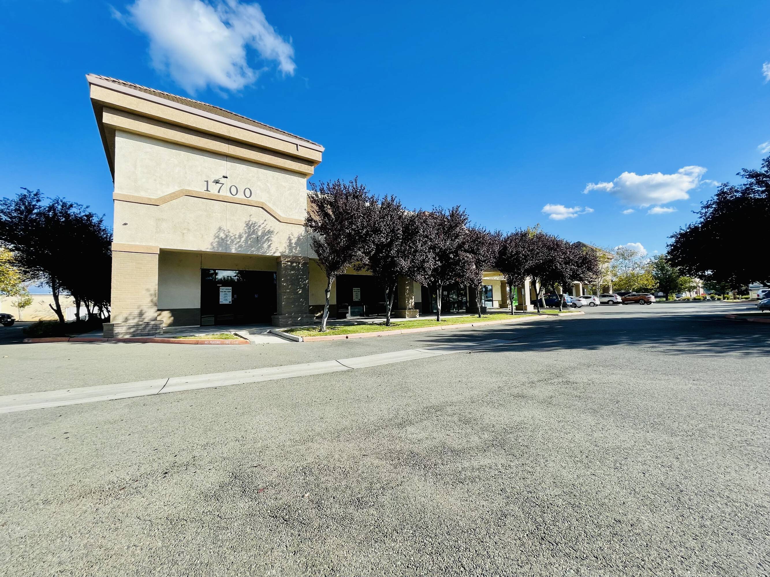 1700 N 1st St, Dixon, CA 95620