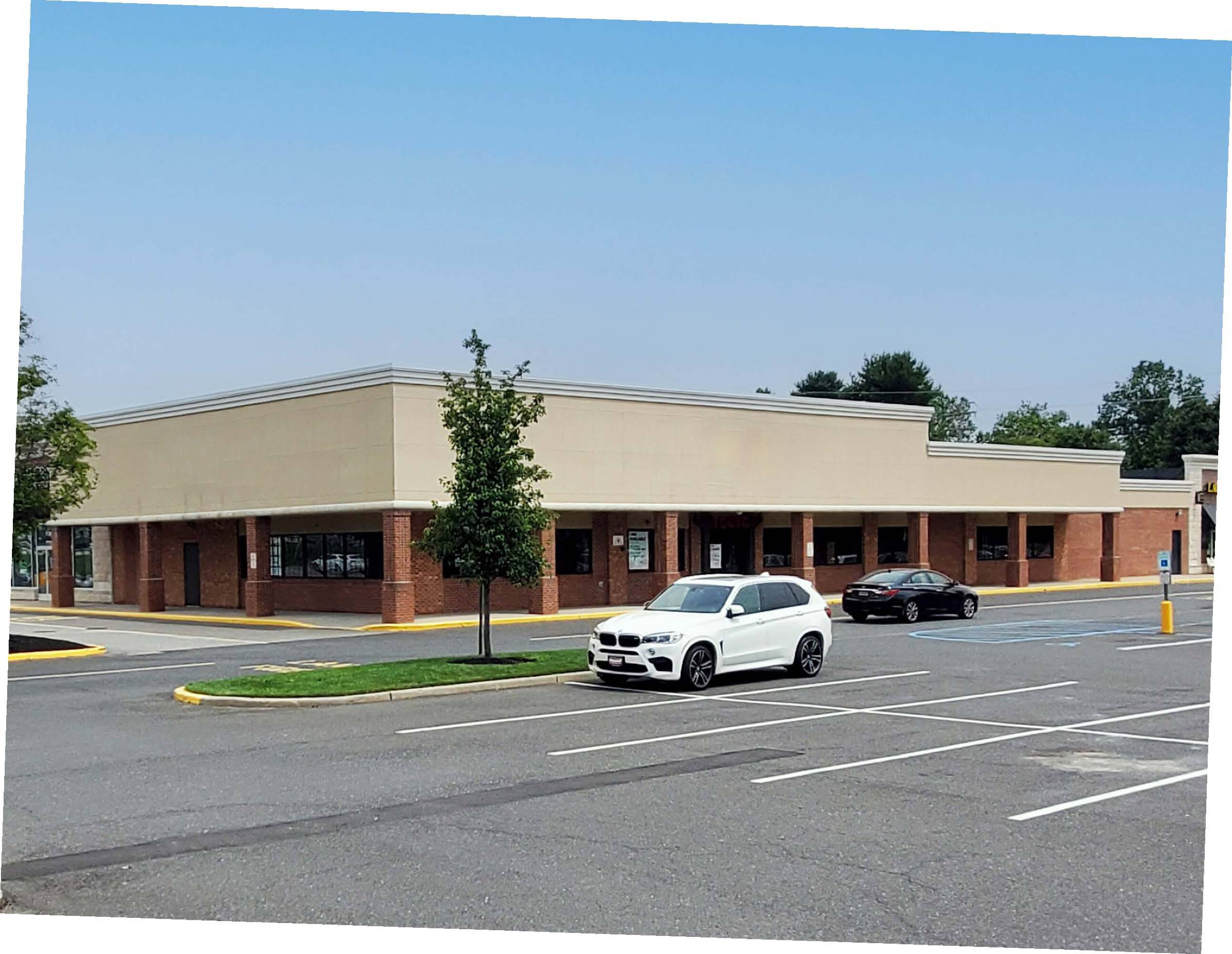 us-9-freehold-nj-07728-crexi