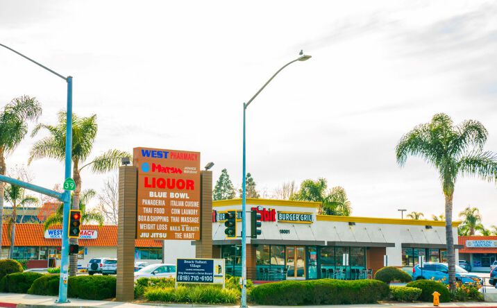 Pictures of Retail property located at 18061 Beach Blvd, Huntington Beach, CA 92648 for lease - image #1