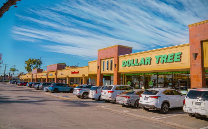 Pictures of Retail property located at 11899 Del Amo Blvd, Cerritos, CA 90703 for lease - image #1