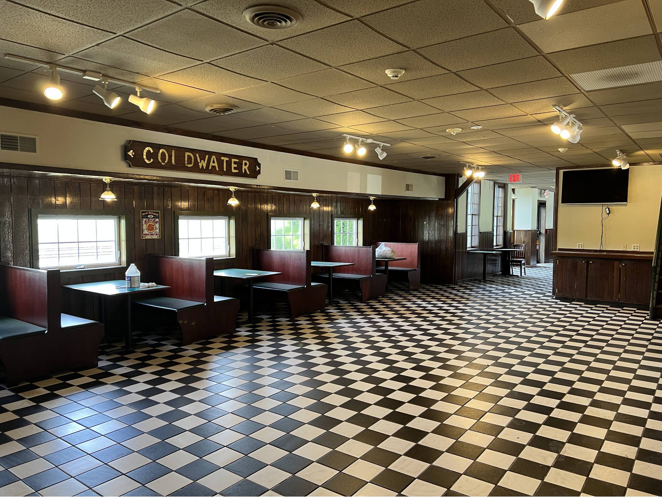 607 Coldwater Rd, Rochester, NY 14624