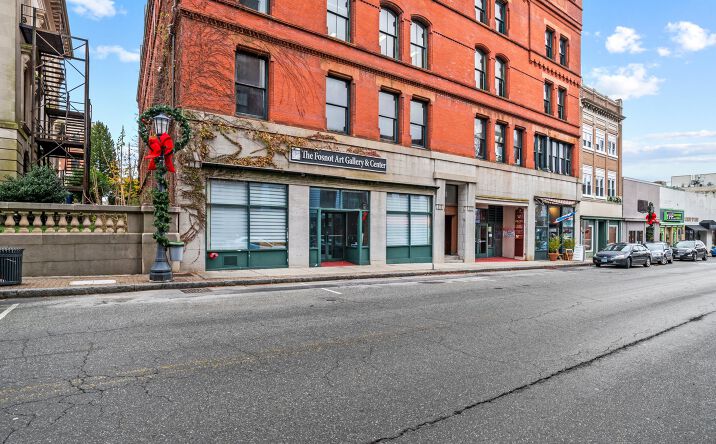 Pictures of Retail, Office, Special Purpose property located at 153 State St, New London, CT 06320 for sales - image #1