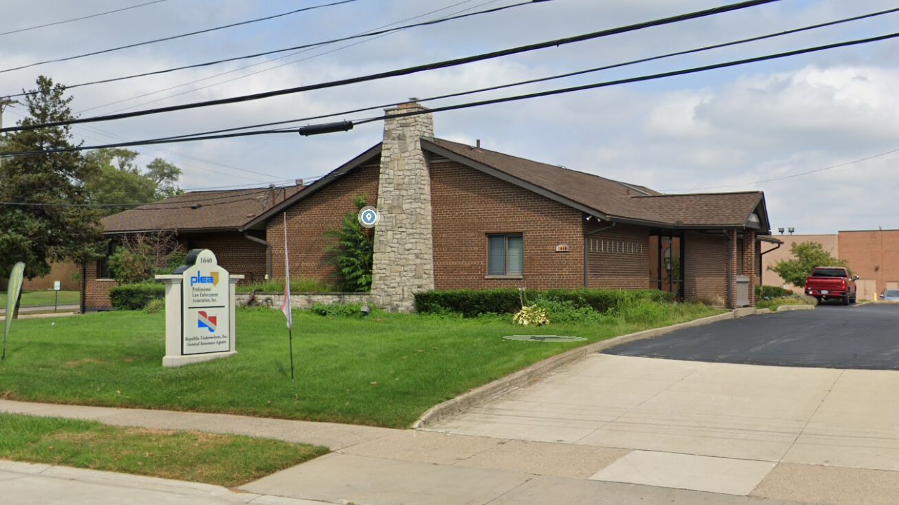 1640 Axtell Dr, Troy, MI 48084