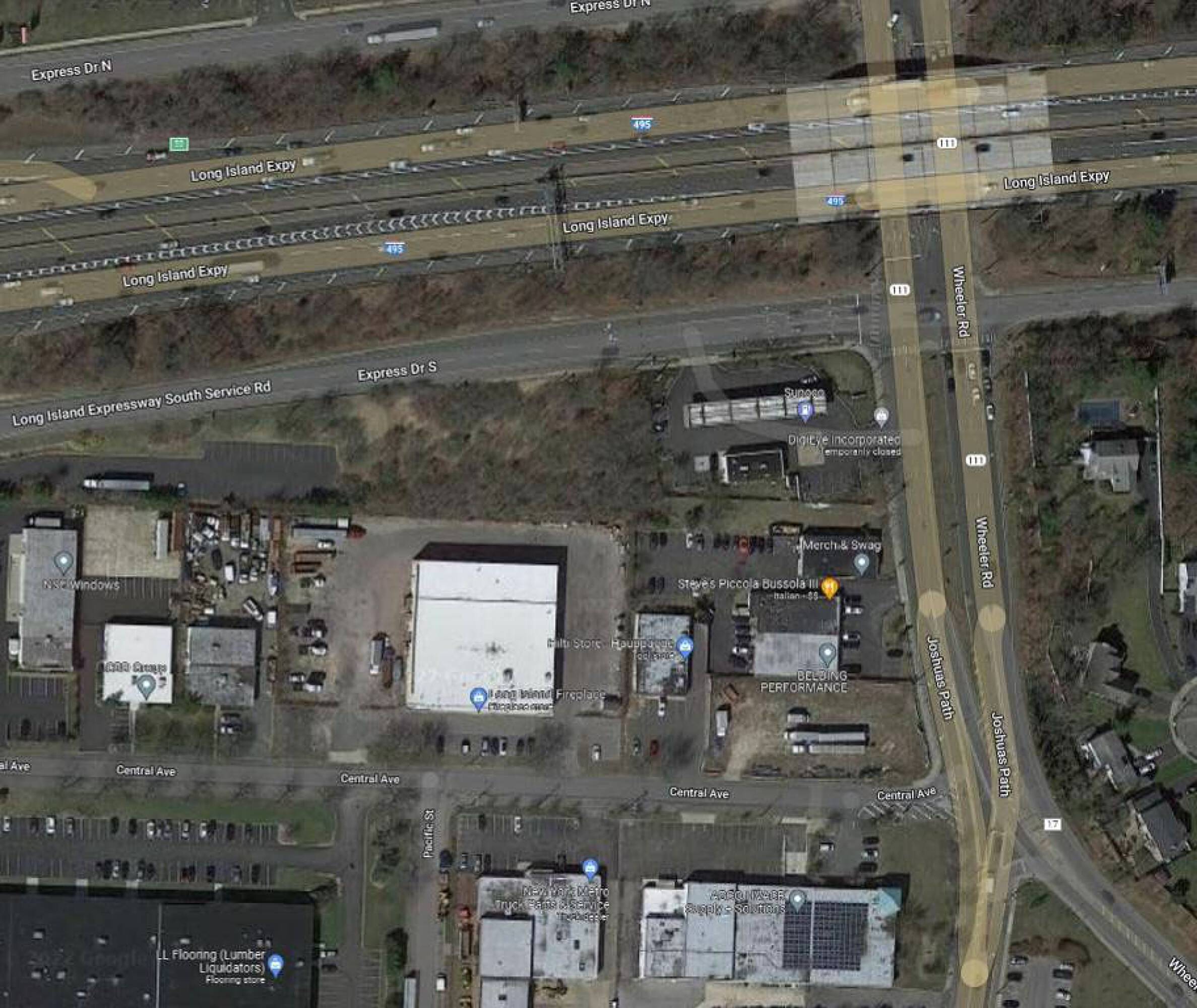 17 Central Ave, Hauppauge, NY 11788