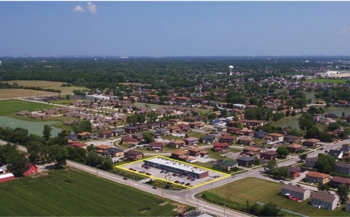 Pictures of Retail property located at 19771 S Torrence Ave, Burnham, IL 60633 for lease - image #1