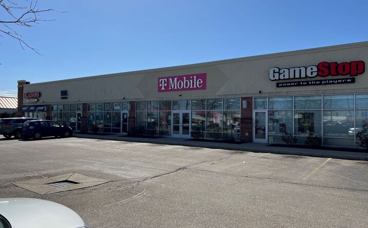Pictures of Retail property located at 3947-3955 West Broad Street, Columbus, OH 43228 for lease - image #1