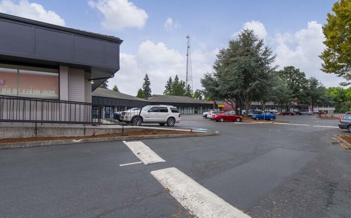 Pictures of Retail property located at 5500/5501 NE 109th Ct, Vancouver, WA 98662 for lease - image #1