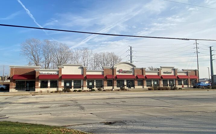 Pictures of Retail property located at 2106 S Neil St, Champaign, IL 61820 for lease - image #1