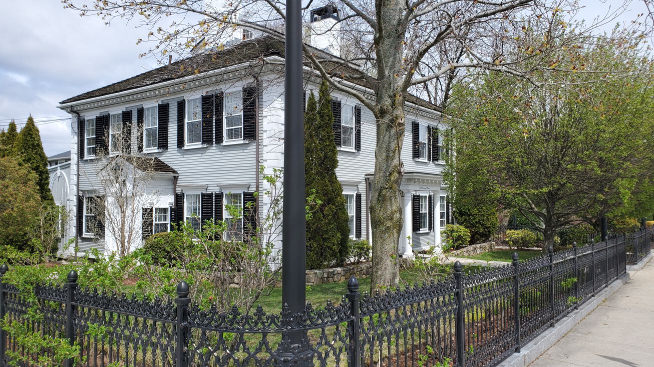 21 Central St, Andover, MA 01810